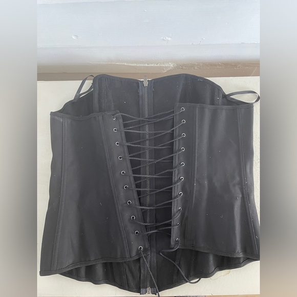 Black Lace Accent Torrid Zip Up Corset - Picture 3 of 11
